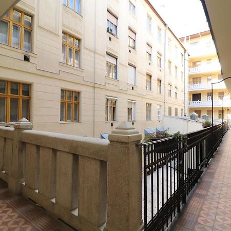 Broadway Downtown Deluxe Budapest Exterior photo